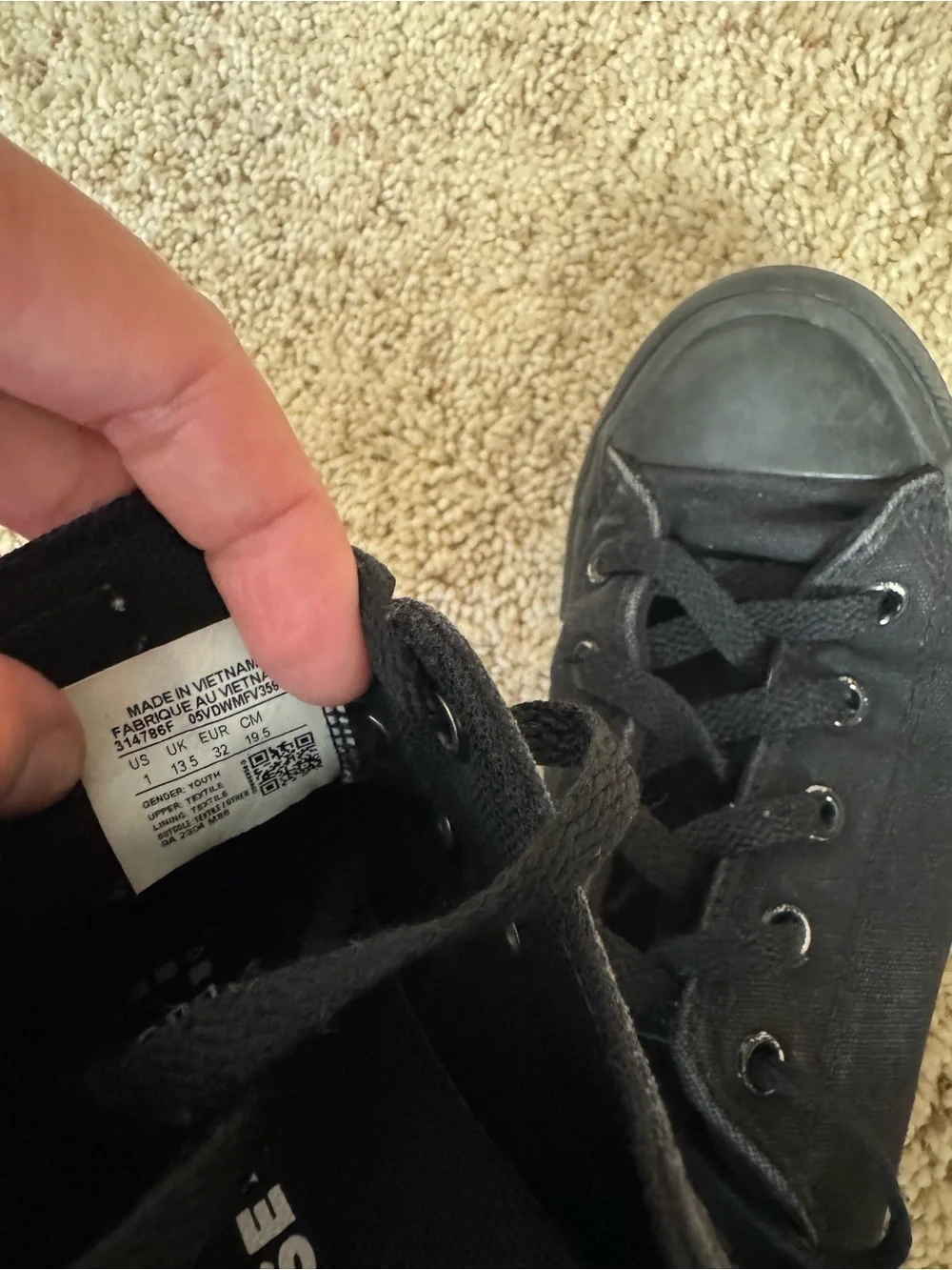 Kids all black converse 🖤